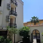 Hostel Mediterranean *